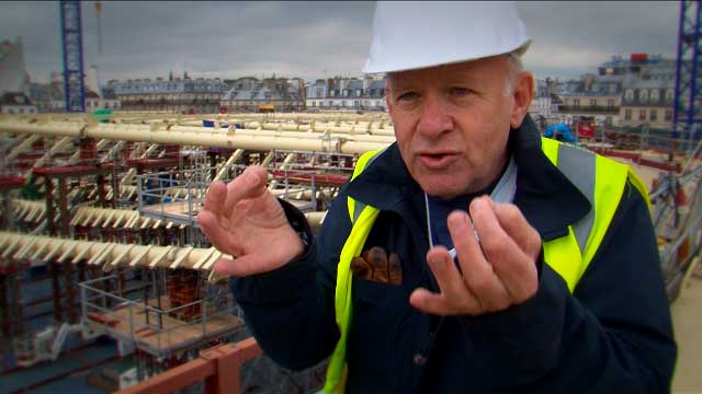 L'architecte Patrick Berger en interview sur le toit de la Canopée des Halles en construction, pour une web série sur l'actualité du chantier